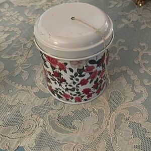 Tin for Holding String/Yarn